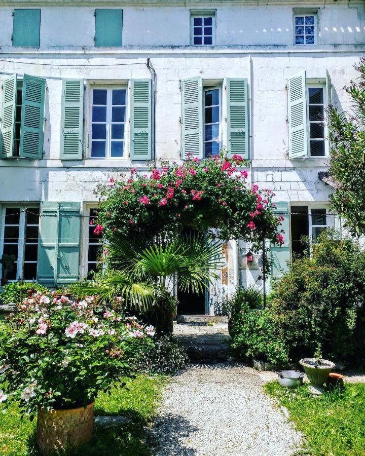 Quai Des Fleurs Bed and Breakfast Saint-Savinien Esterno foto