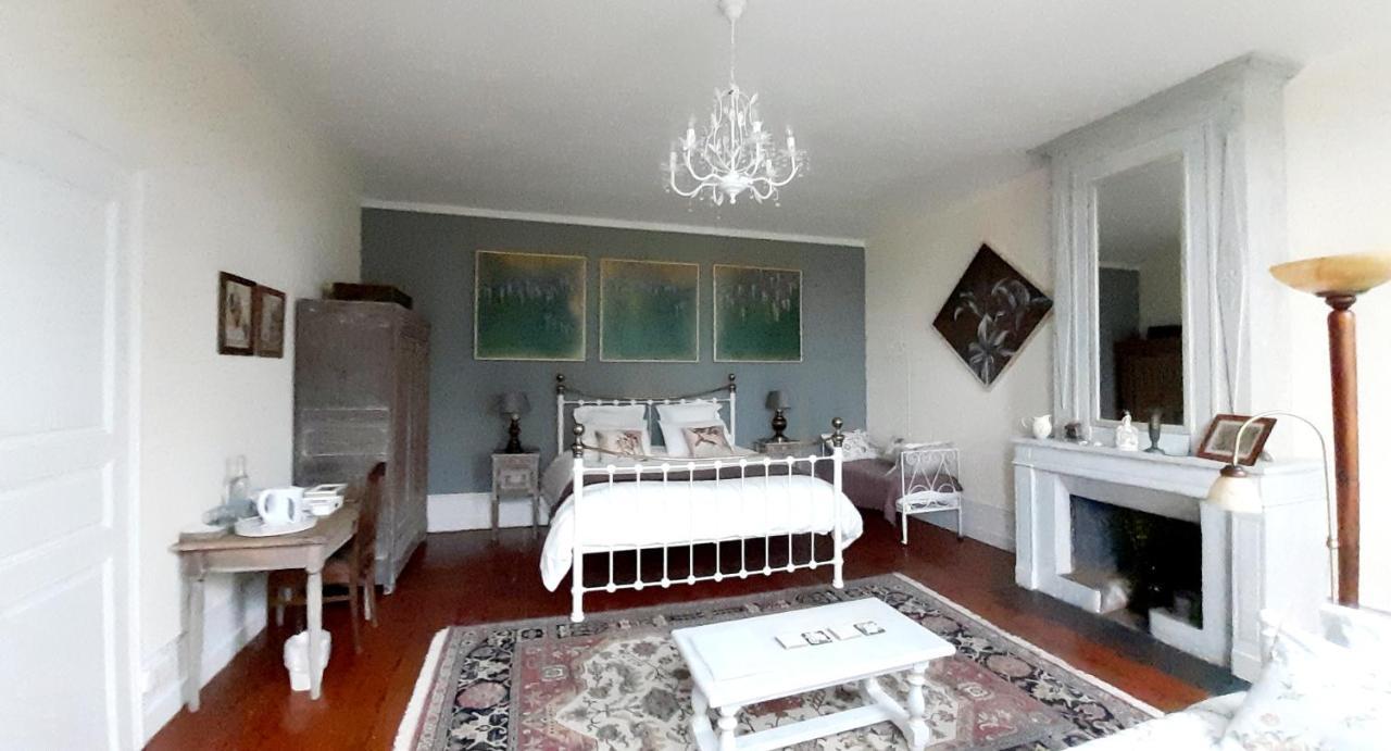 Quai Des Fleurs Bed and Breakfast Saint-Savinien Esterno foto